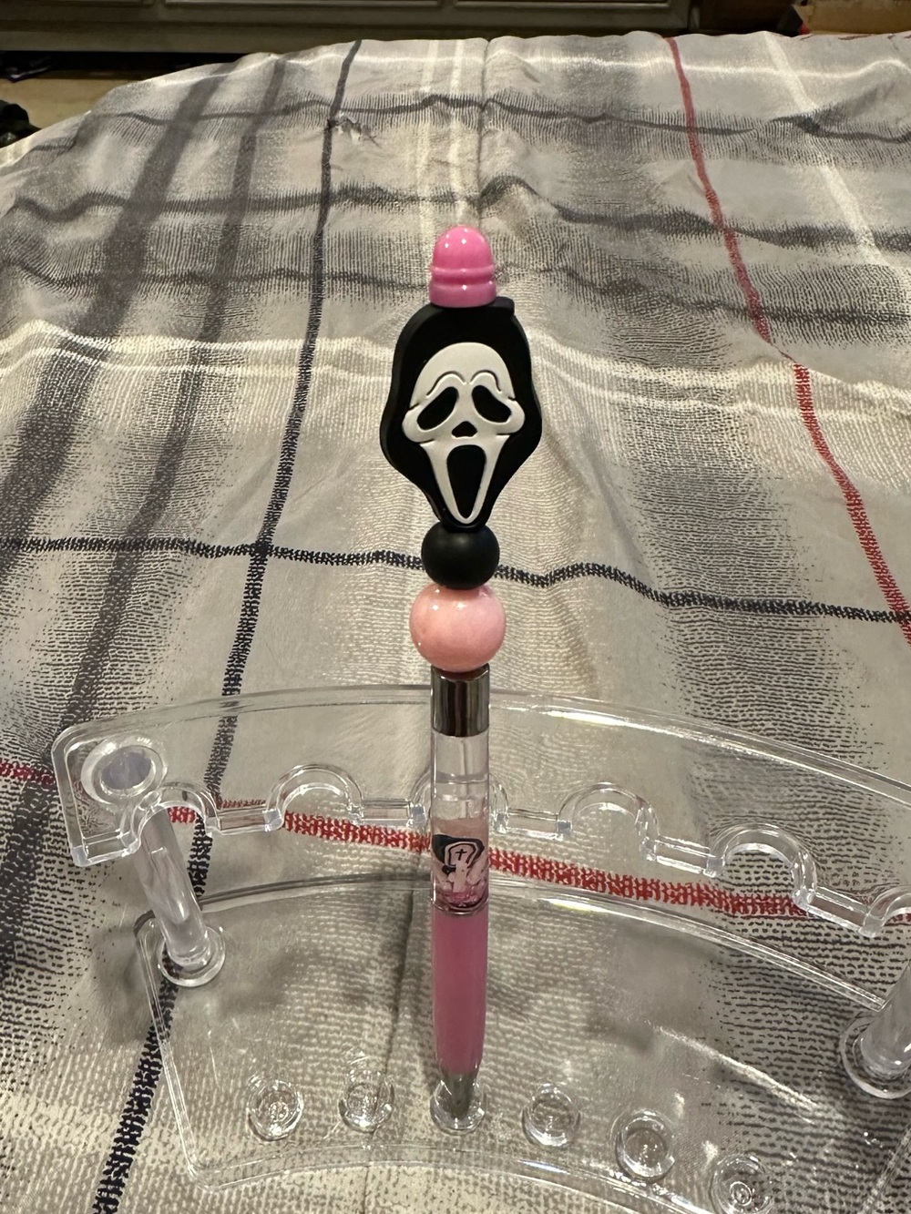 Pink Novelty Scream Pen with Decorative Beads